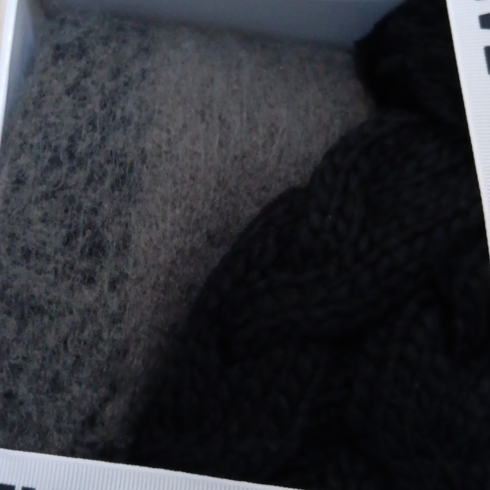 New $75 Steve Madden-Gift Set-Gray/Black - Picture 4 of 4